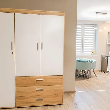 Apartament Deluxe Centrum 2 * 코잘린